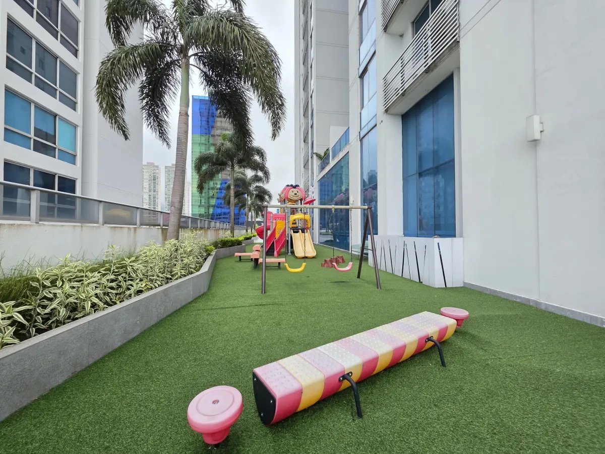 Apartamento amoblado en alquiler en PH Regalía, Costa del Este