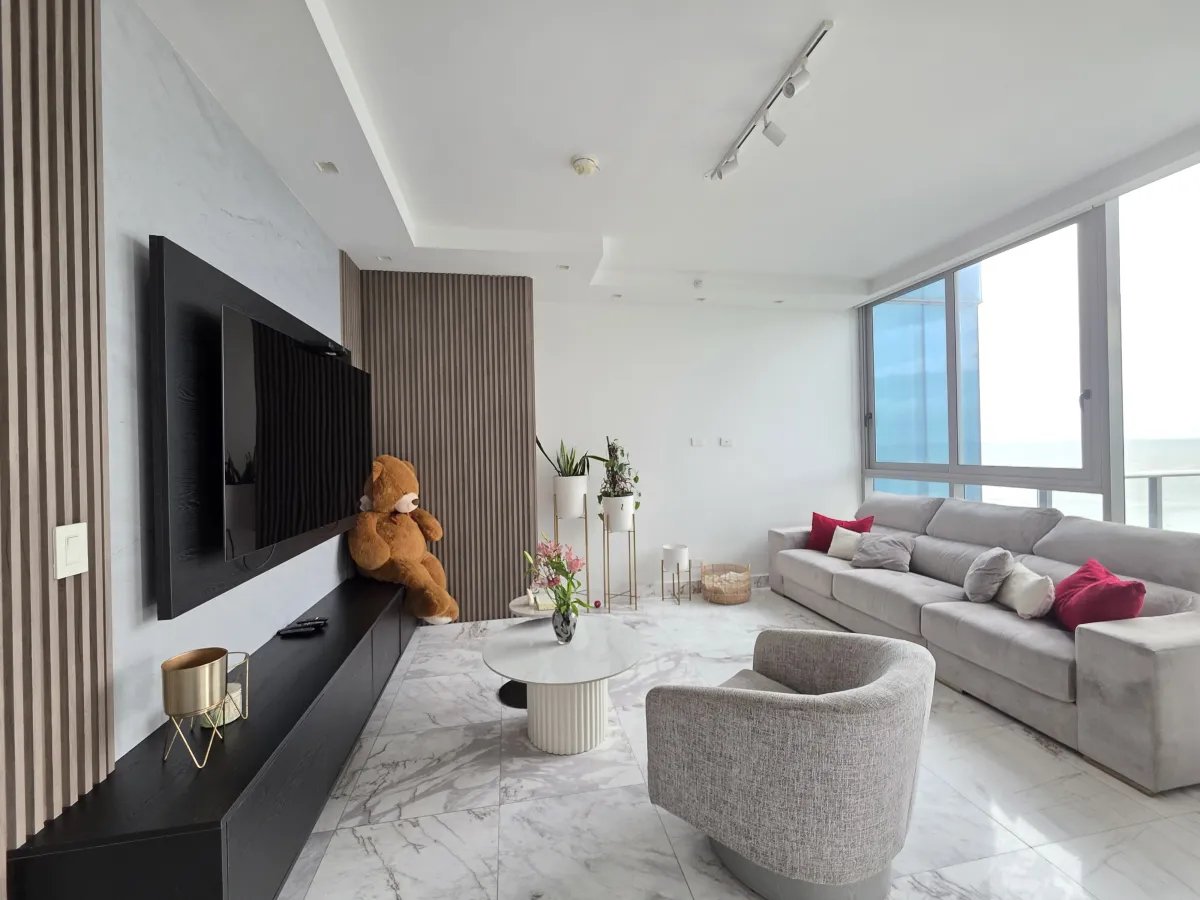 Apartamento amoblado en alquiler en PH Regalía, Costa del Este