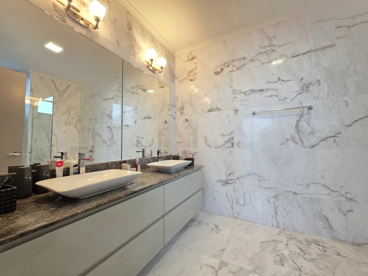 Apartamento amoblado en alquiler en PH Regalía, Costa del Este