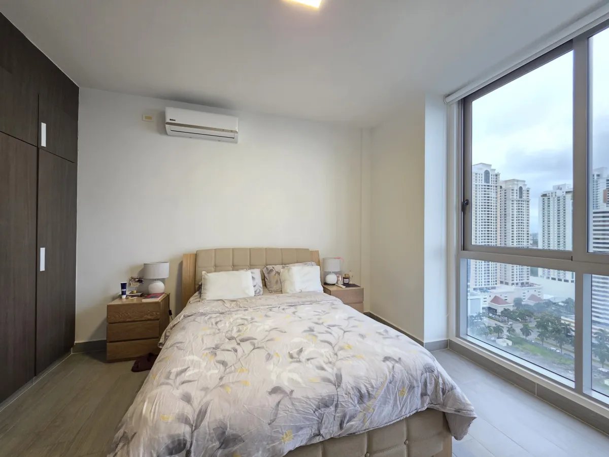 Apartamento amoblado en alquiler en PH Regalía, Costa del Este