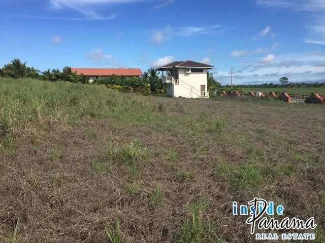 Titled Beach Land in La Barqueta