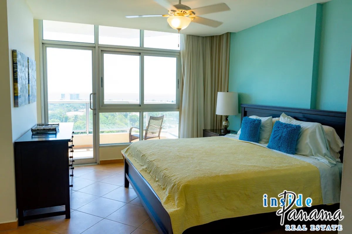Ocean View Apartment in Coronado Golf Tower Panama