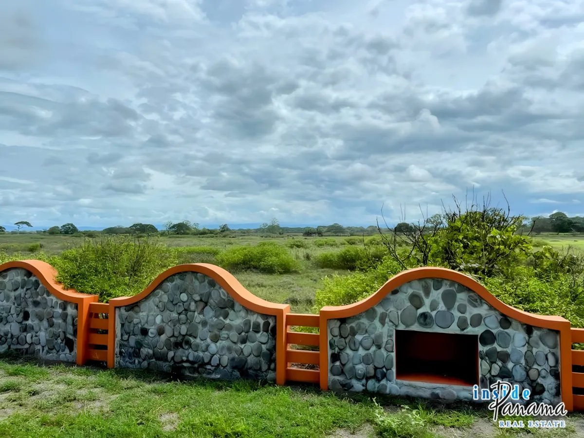 Beautiful Land in Gated Community Las Olas La Barqueta