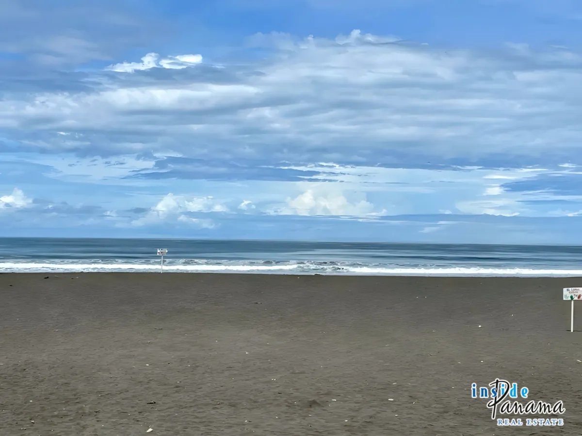Beautiful Land in Gated Community Las Olas La Barqueta