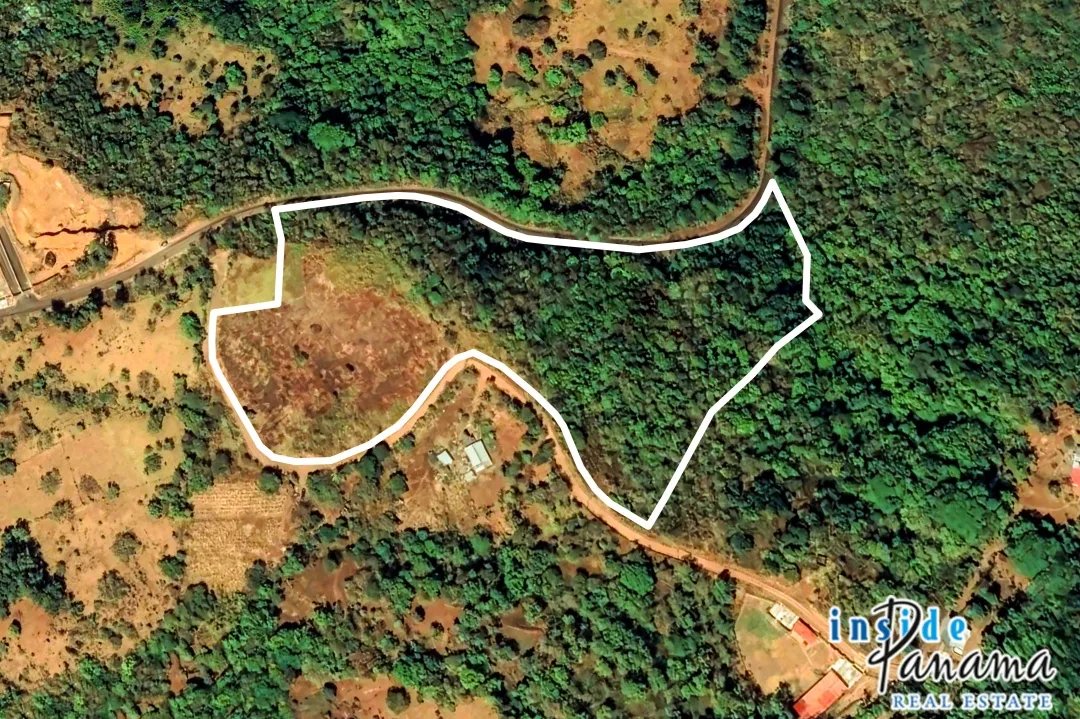 Expansive Buildable Lot with Panoramic Views in Jaramillo Panama