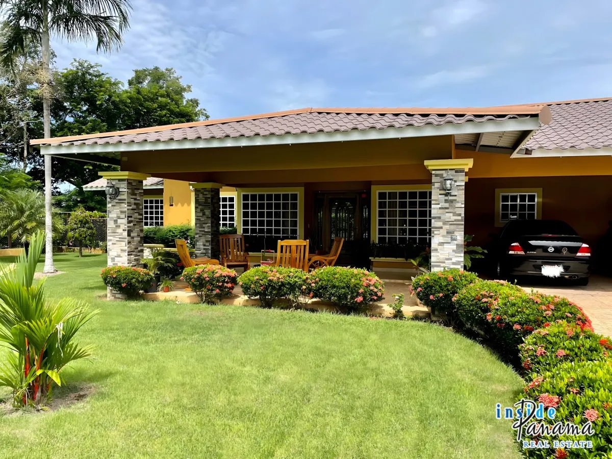 Beautiful House in Dolega near David Panama