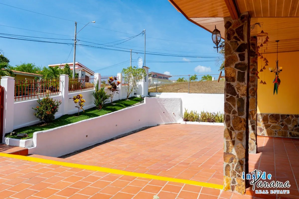 Bungalow in El Espino San Carlos Panama