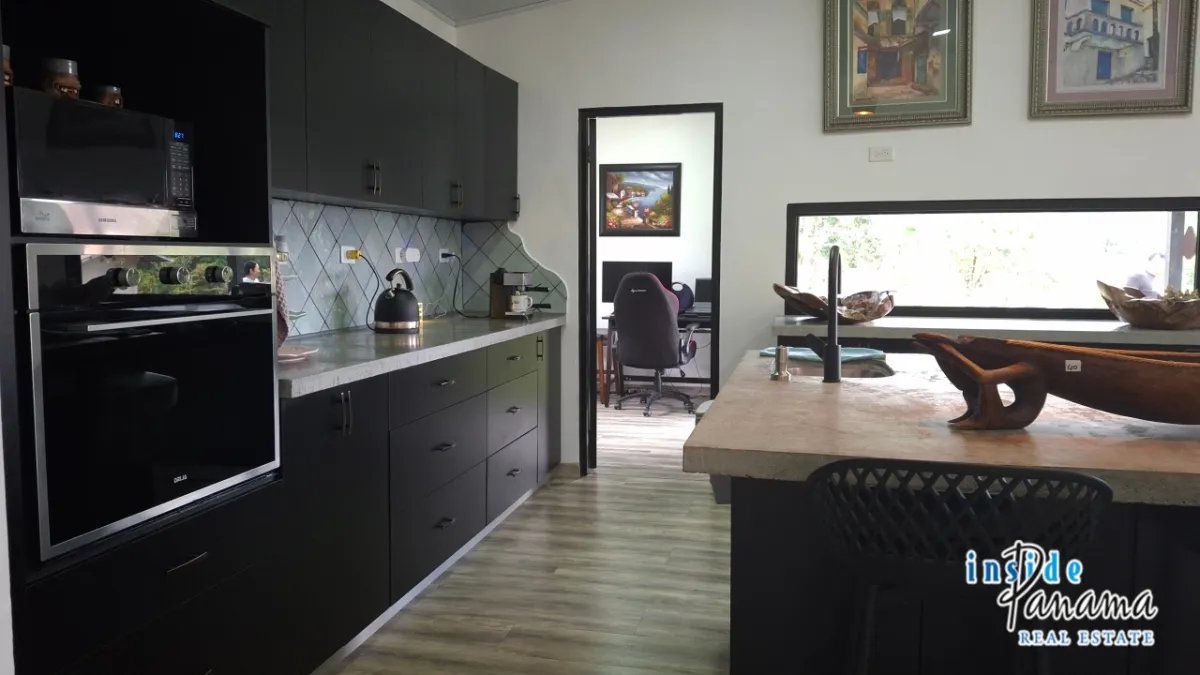 House For Sale in Los Planes Gualaca Panama