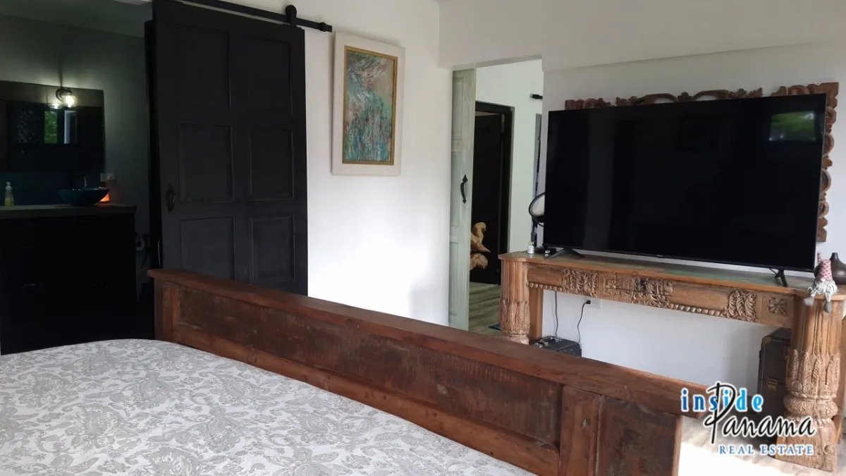 House For Sale in Los Planes Gualaca Panama