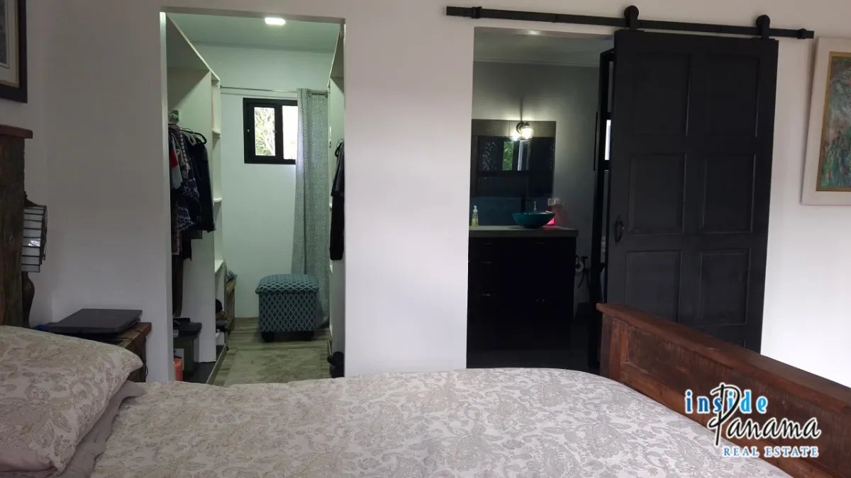 House For Sale in Los Planes Gualaca Panama