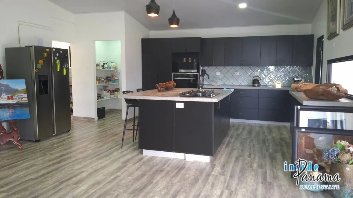 House For Sale in Los Planes Gualaca Panama