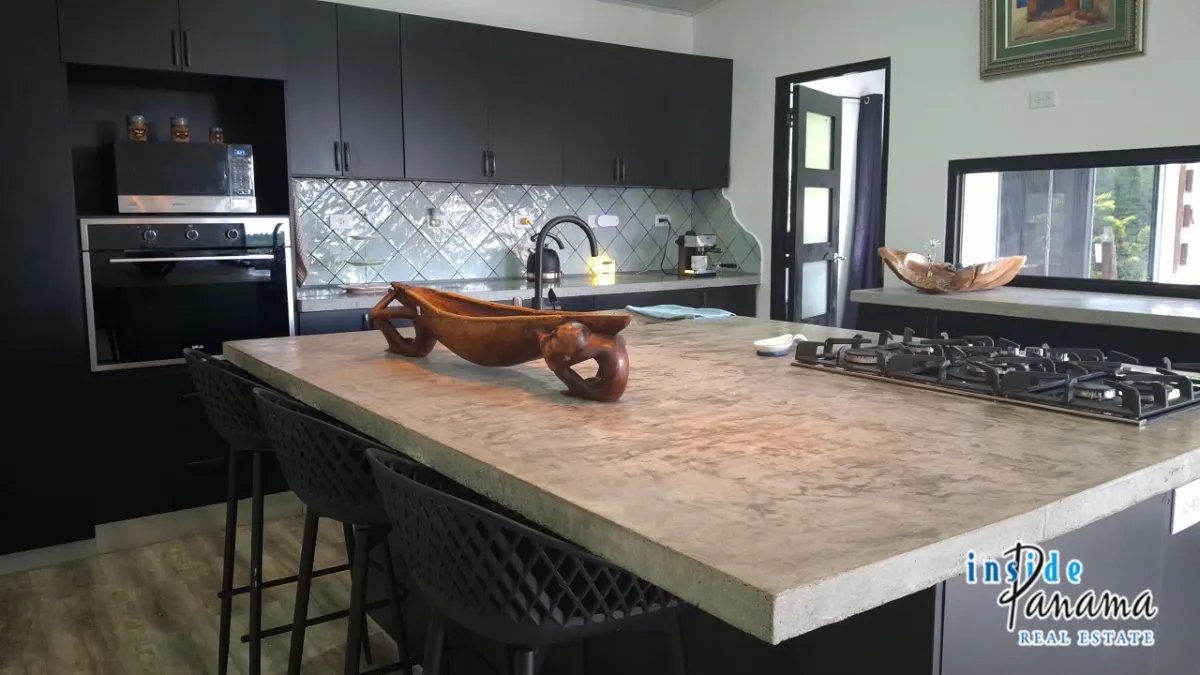House For Sale in Los Planes Gualaca Panama