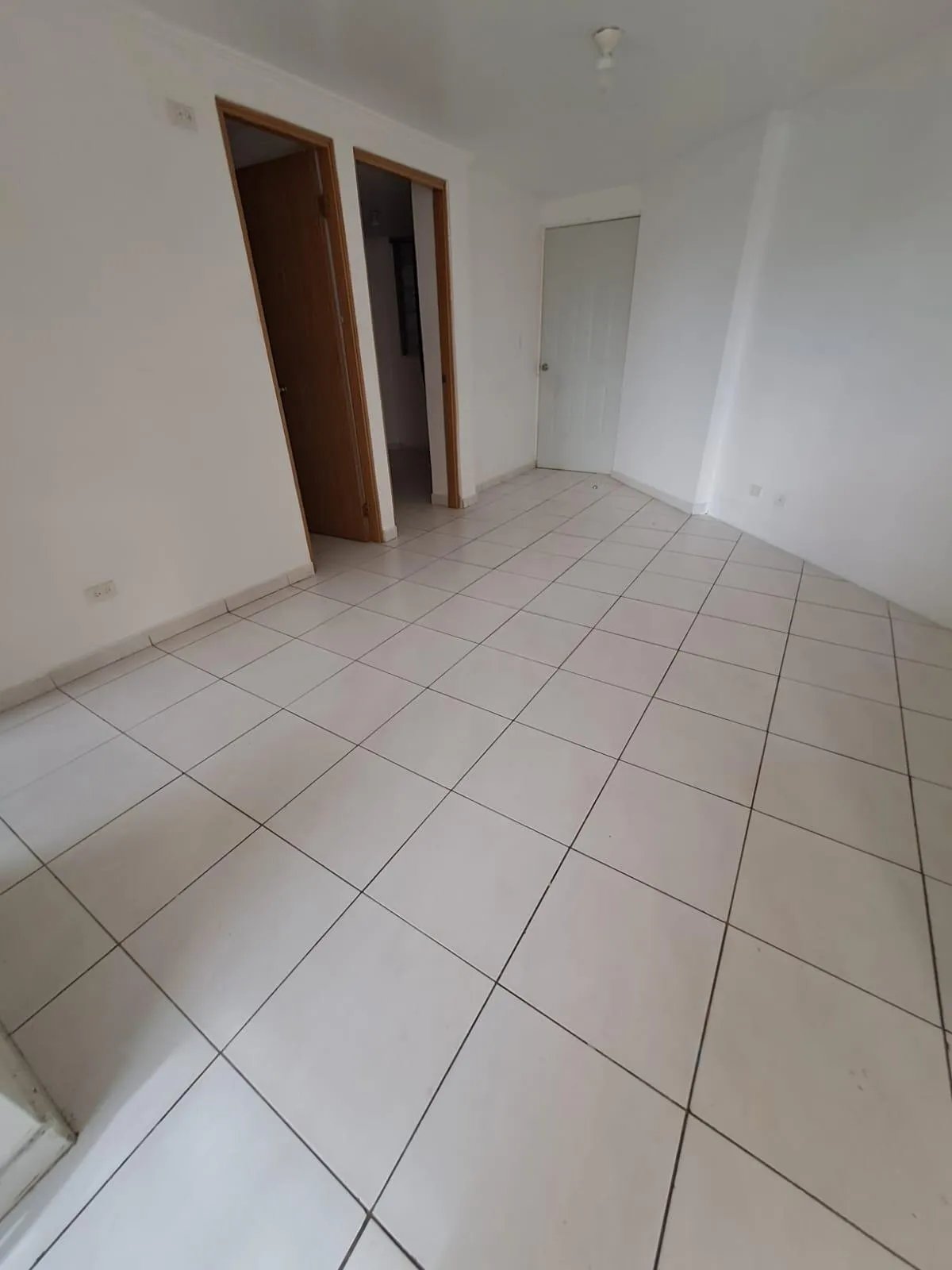 I AM SELLING AN APT IN PH LLANO BONITO