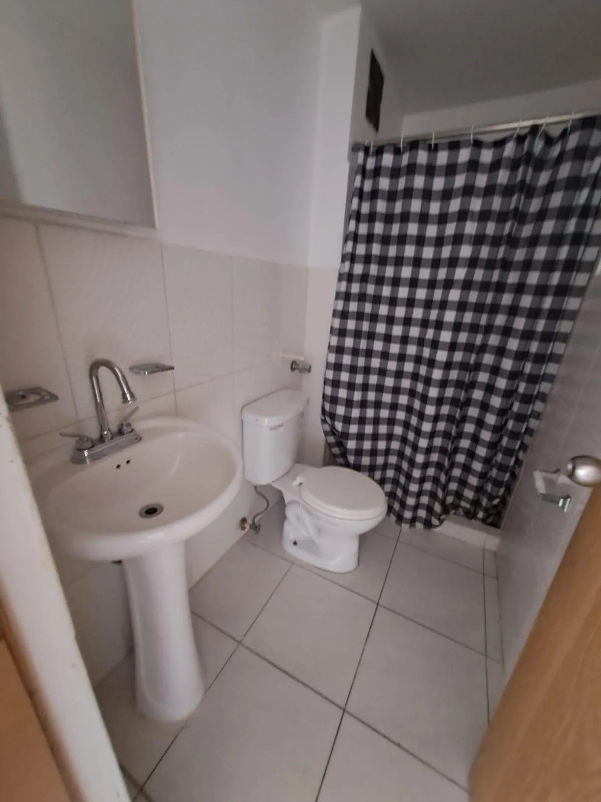 I AM SELLING AN APT IN PH LLANO BONITO