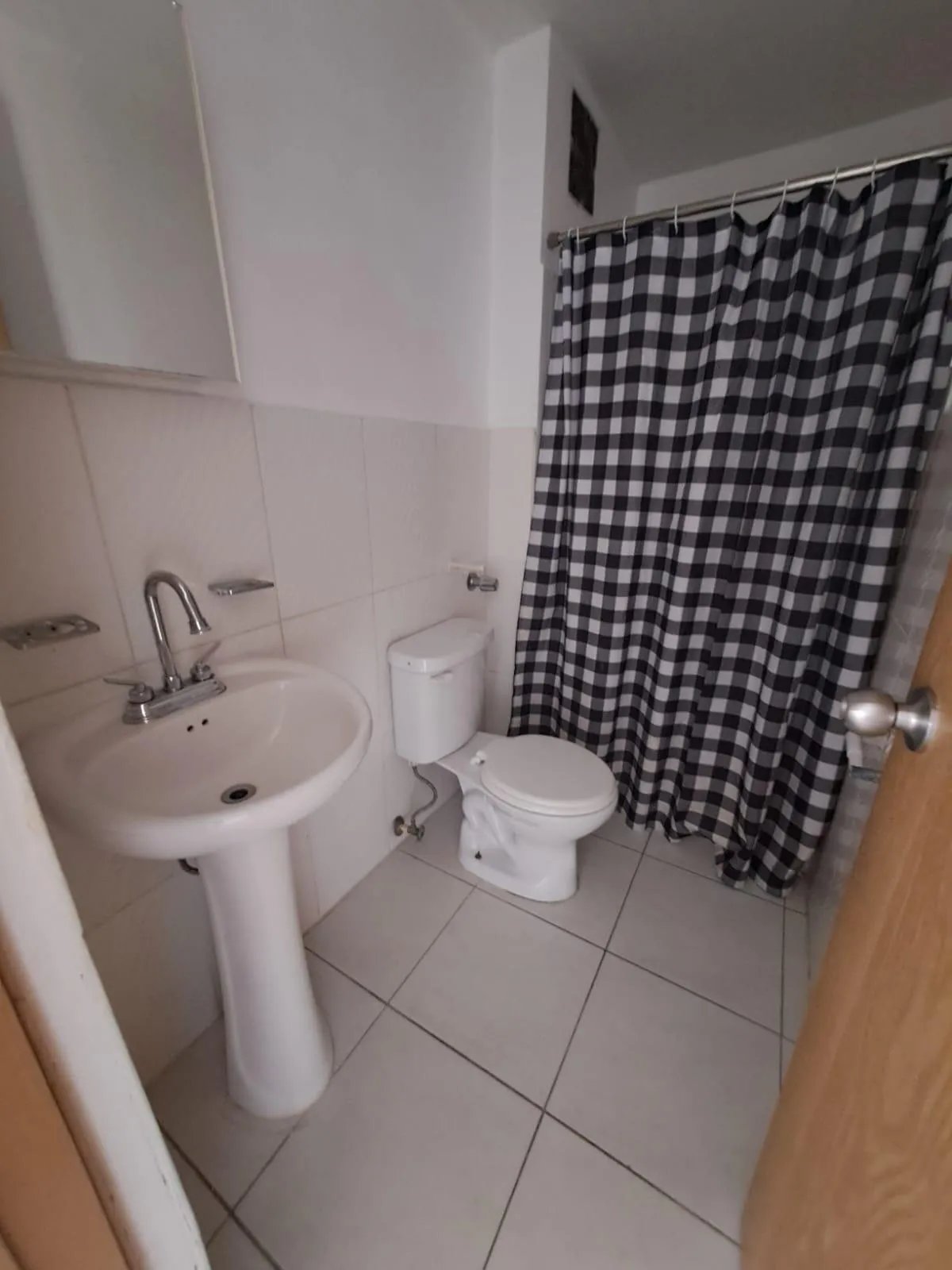 I AM SELLING AN APT IN PH LLANO BONITO