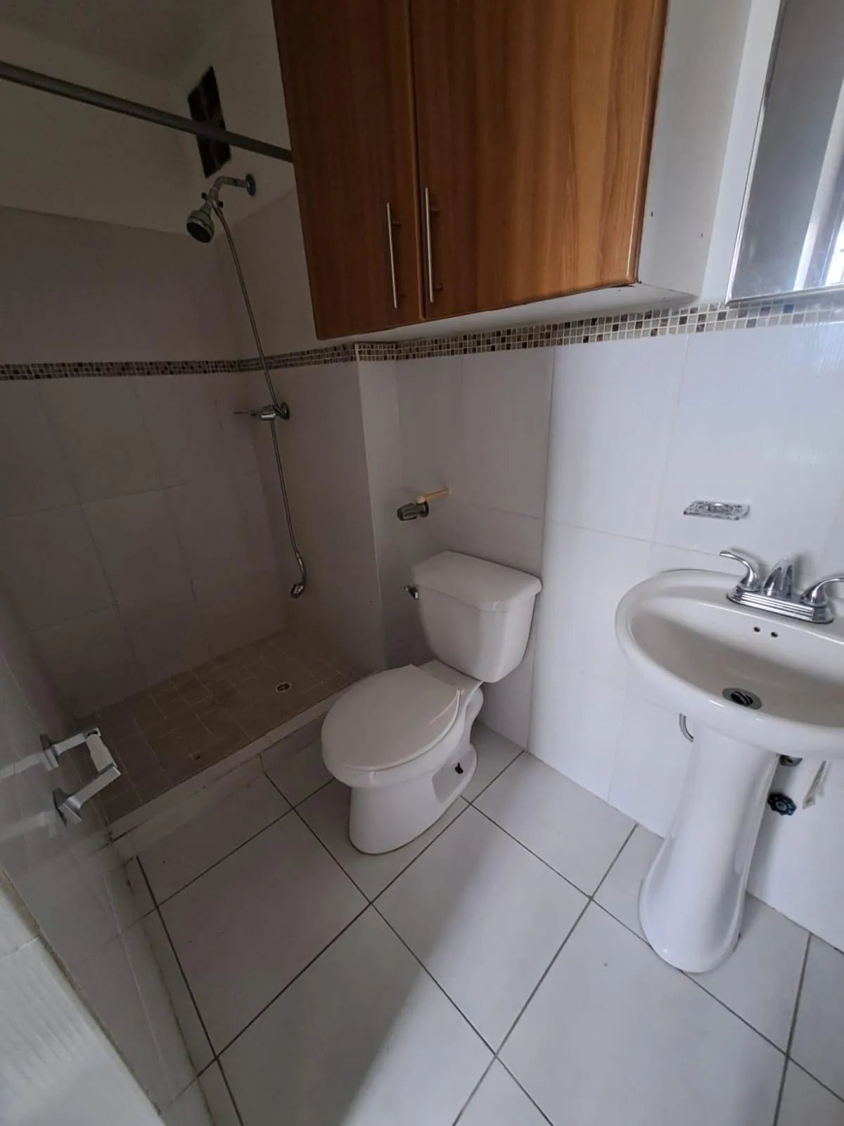 I AM SELLING AN APT IN PH LLANO BONITO