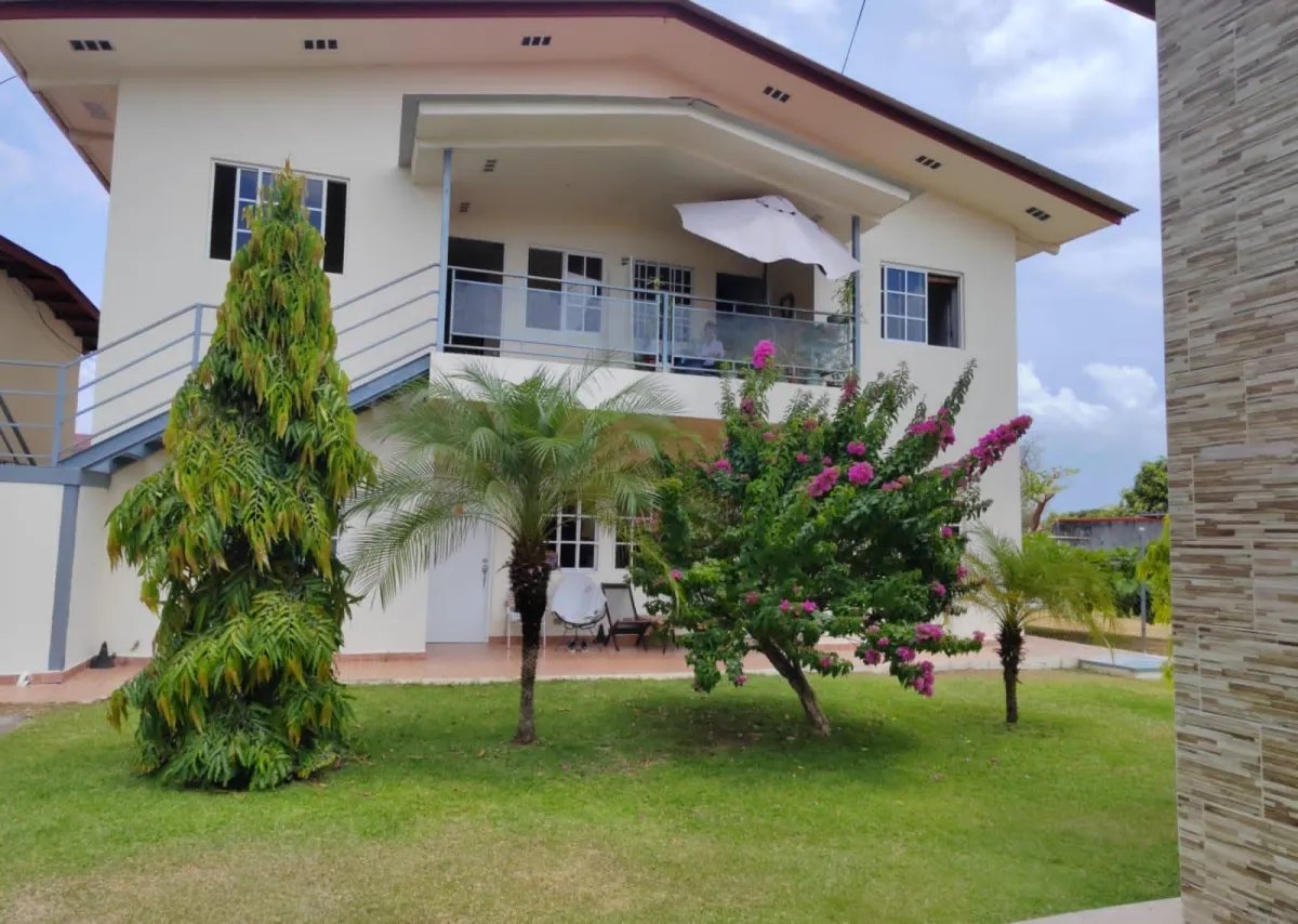 Enjoy living close to commercial area Coronado