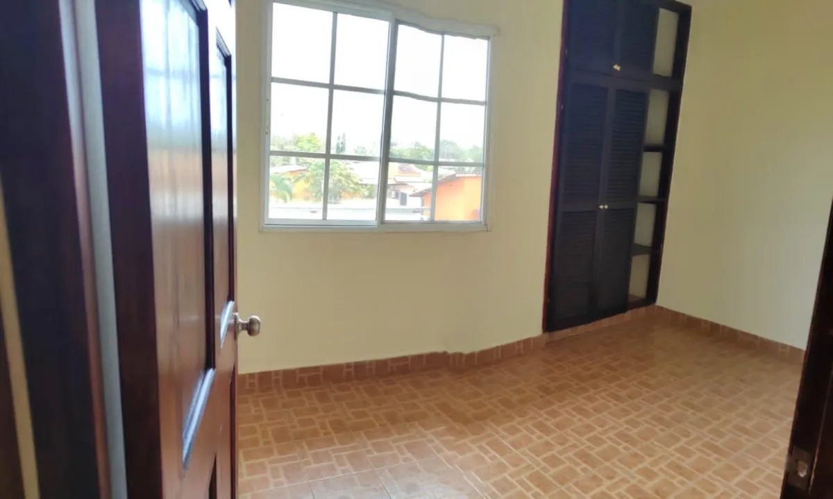 Enjoy living close to commercial area Coronado