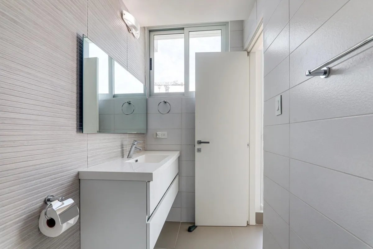 Two-bedroom apartment with panoramic city views