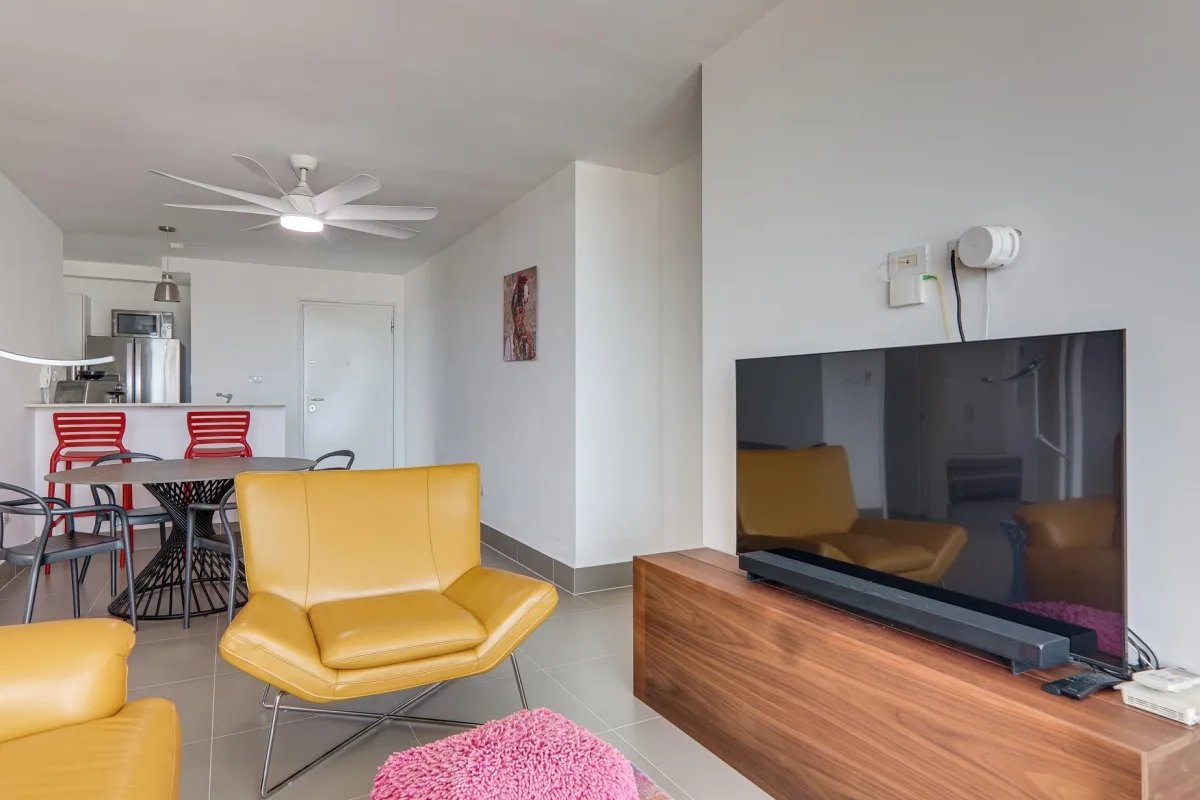 Two-bedroom apartment with panoramic city views