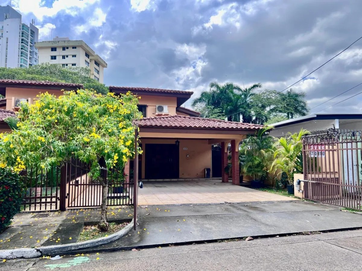 For Sale, Duplex, located in La Loma, Hato Pintado