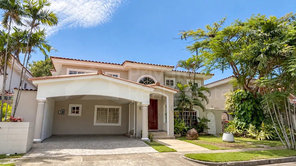 Casa à Venda em Costa Del Este