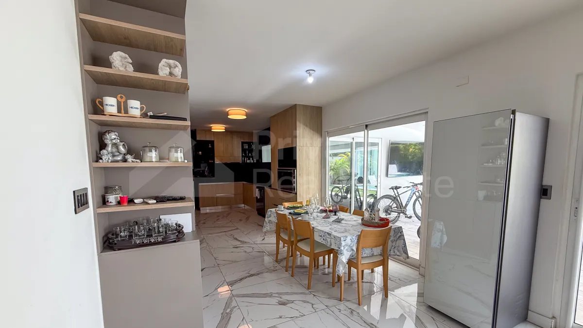 Casa à Venda em Costa Del Este