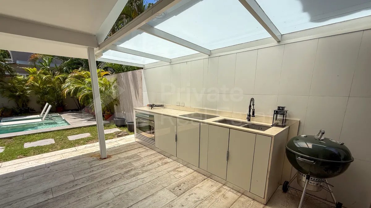 Casa à Venda em Costa Del Este