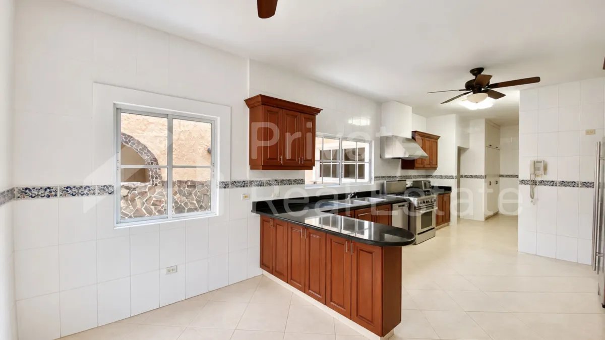 Apartamento para Alugar em Costa Del Este