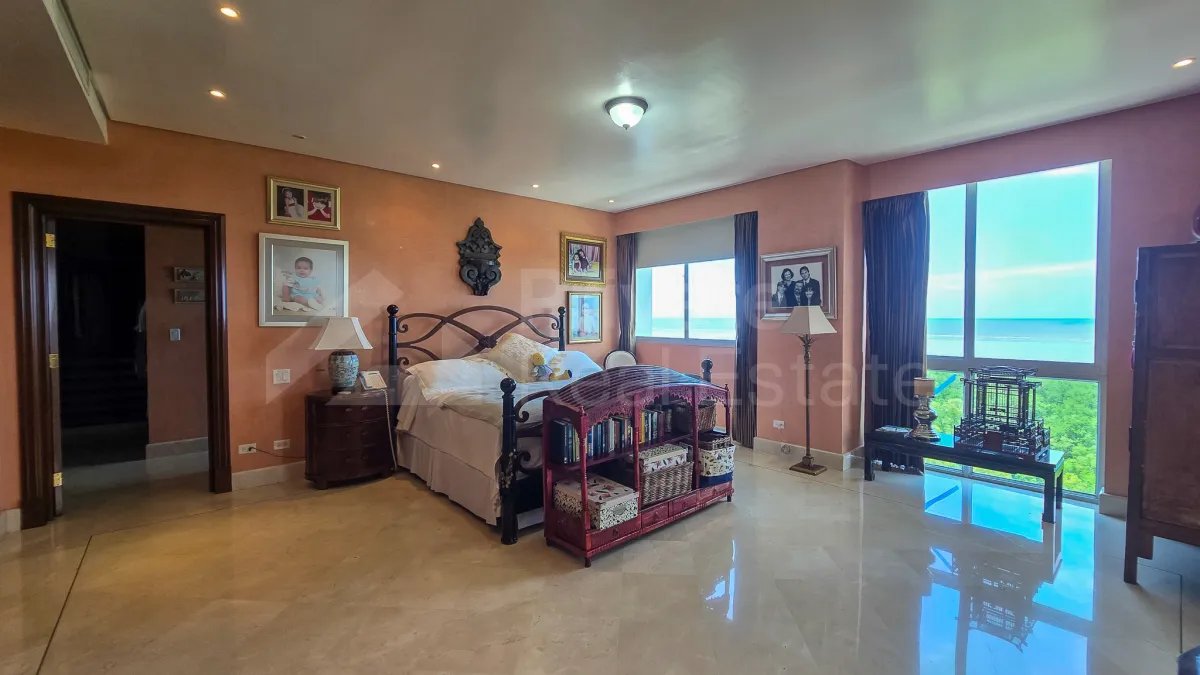 Apartamento en venta PH Paseo del Mar Costa del Este