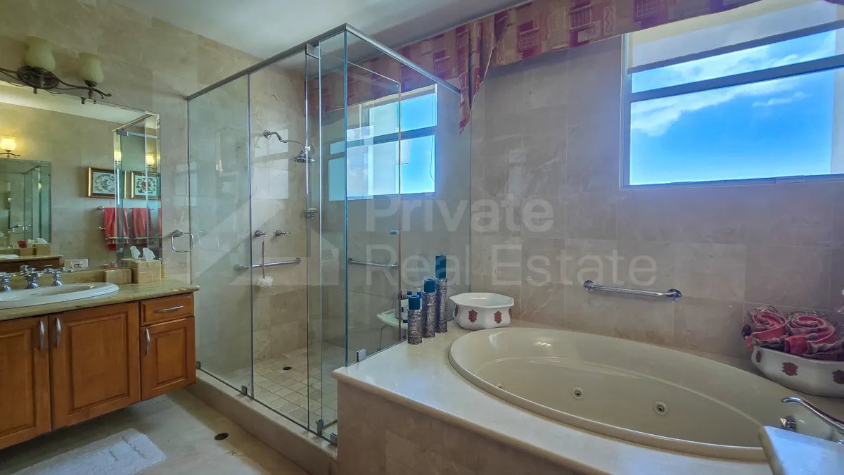 Apartamento en venta PH Paseo del Mar Costa del Este