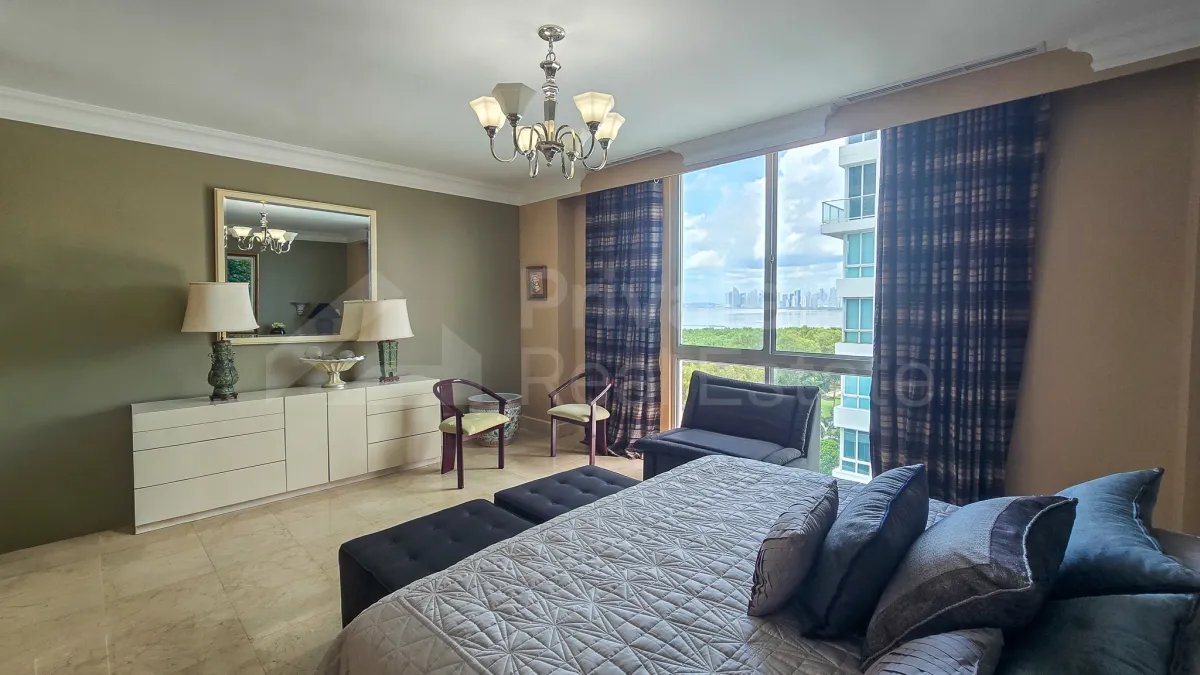 Apartamento en venta PH Paseo del Mar Costa del Este