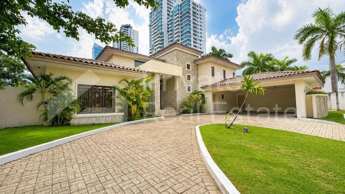 Se Vende casa en Paseo del parque Costa del Este