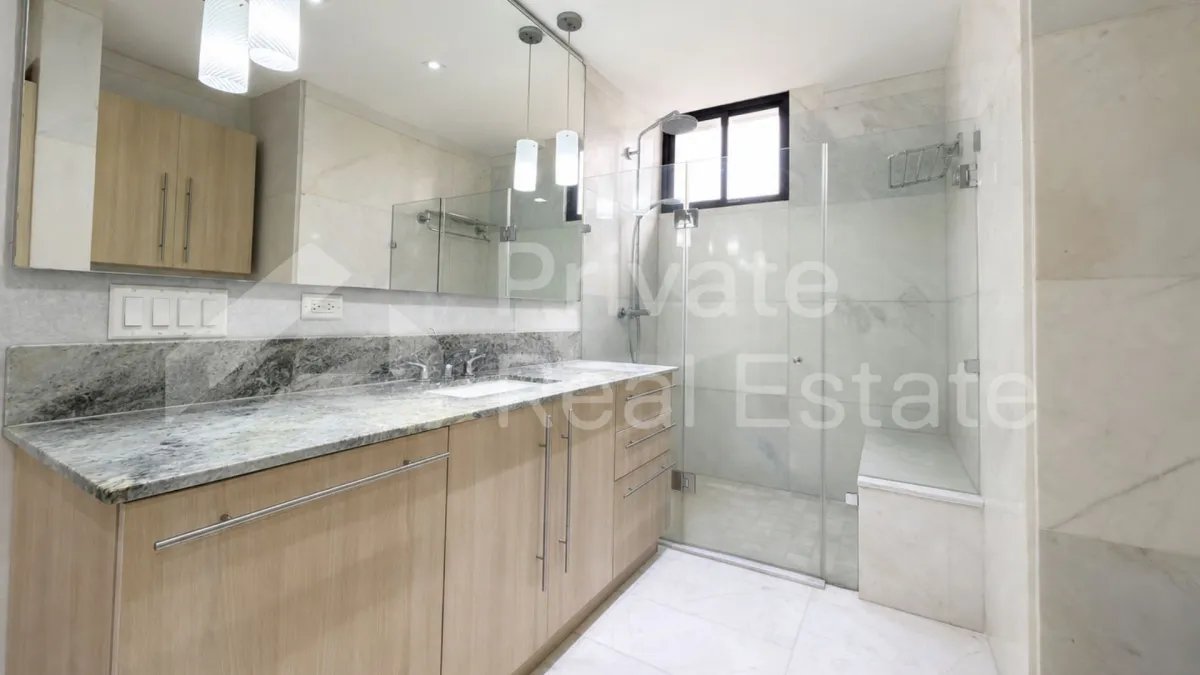 Se Vende apartamento en Los Delfines en Avenida Balboa