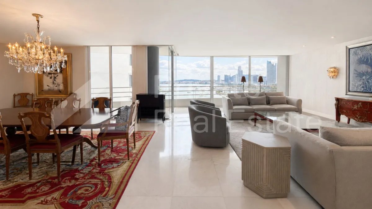 Se Vende apartamento en Los Delfines en Avenida Balboa