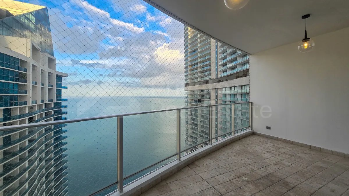 Apartamento à Venda em Punta Pacifica