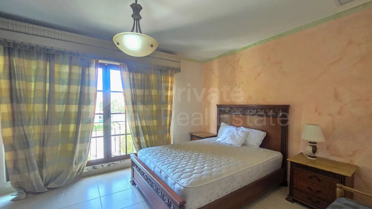 Casa à Venda em Costa Del Este
