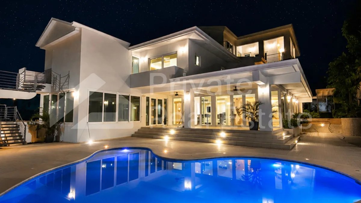 Se vende Casa en Altos del Golf