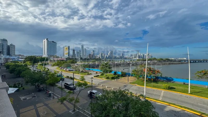 Ponto Comercial para Alugar em Casco Antiguo