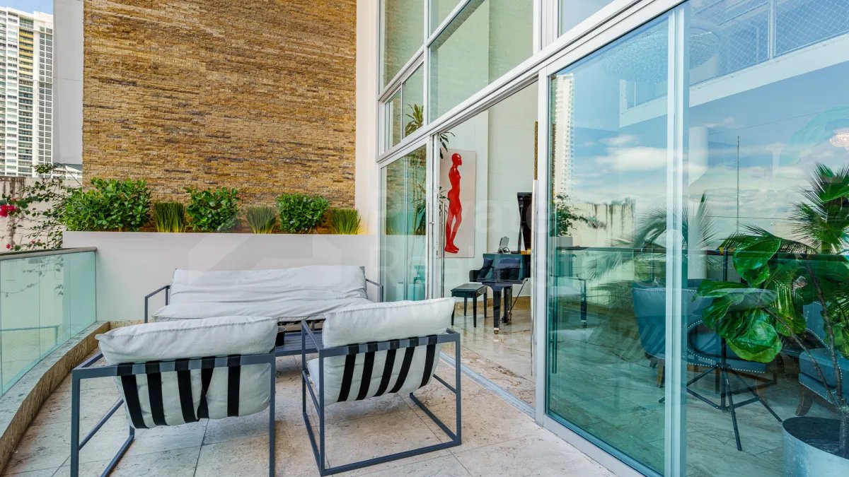Sale of Loft-Style Apartment in Premier Loft, San Francisco