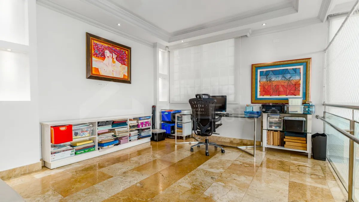 Sale of Loft-Style Apartment in Premier Loft, San Francisco