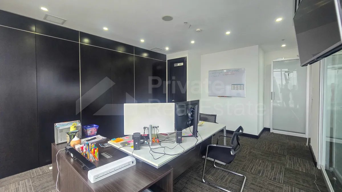 Office for sale in Balboa Avenue