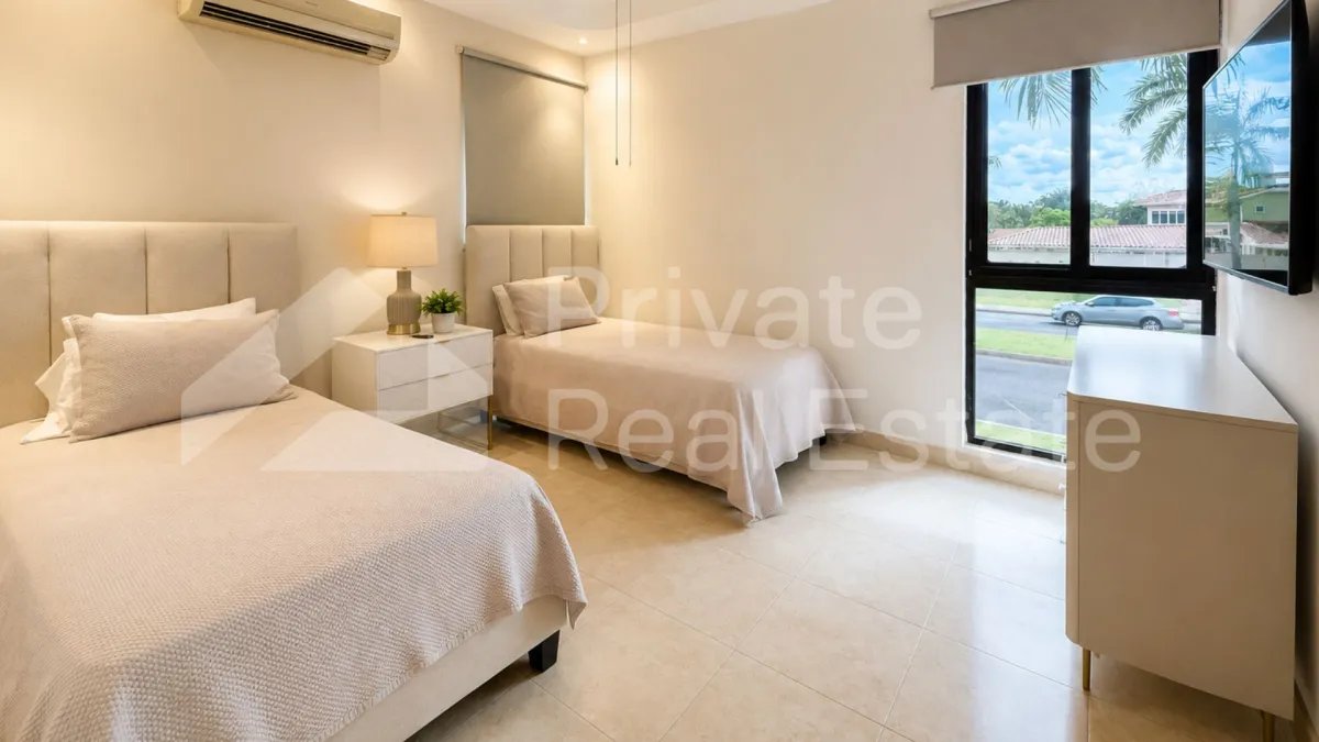 House for Sale in Costa del Este Ph Antigua