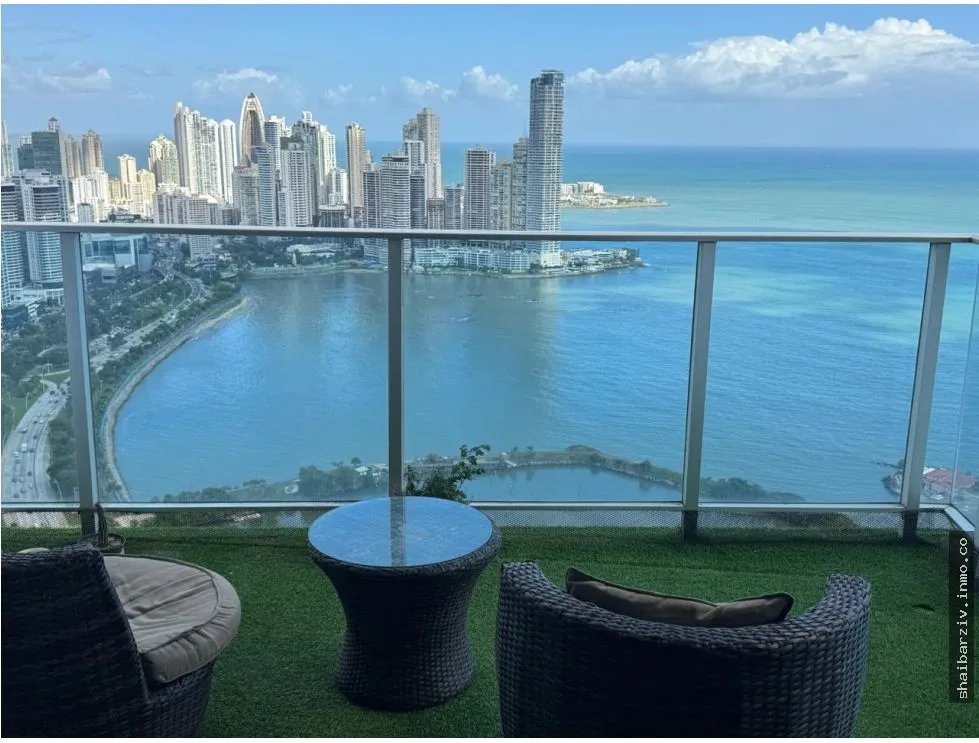 SE ALQUILA LINDO APARTAMENTO EN PH WHITE TOWER, AV. BALBOA