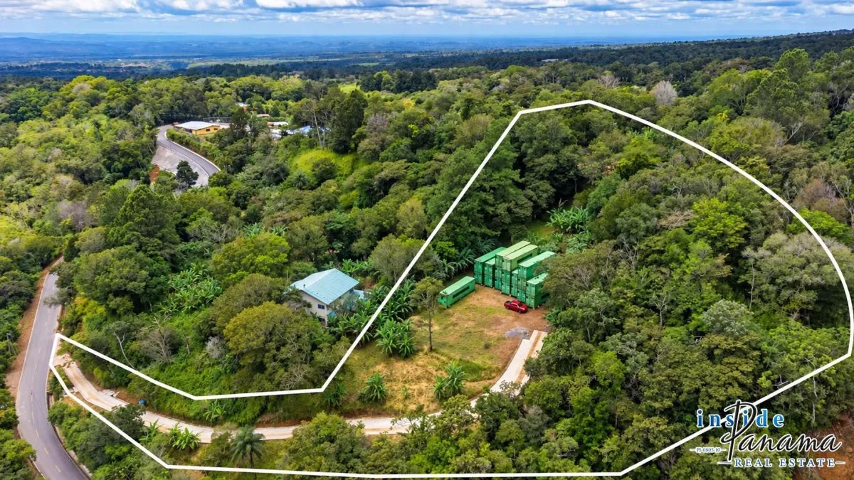 Terreno à Venda em Santa Catalina