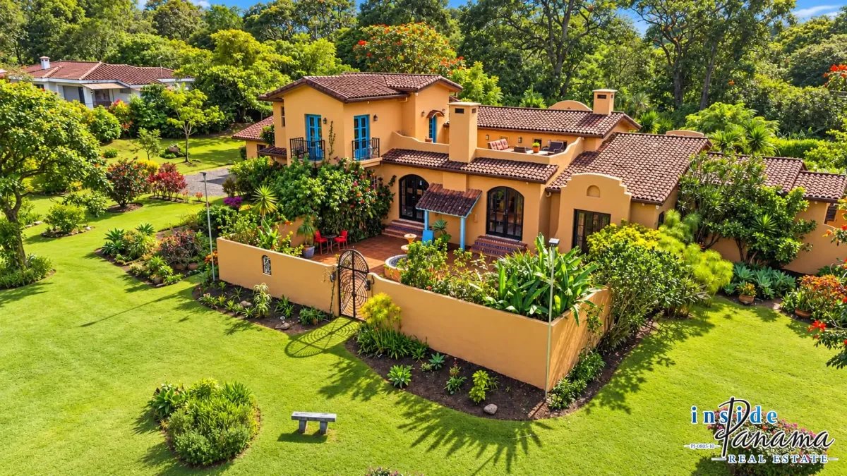 Casa à Venda em Santa Catalina