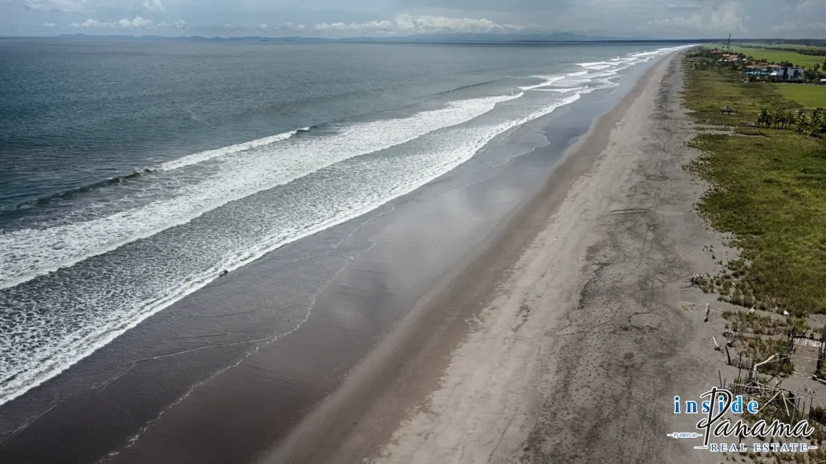 Terreno à Venda em Playa Barqueta