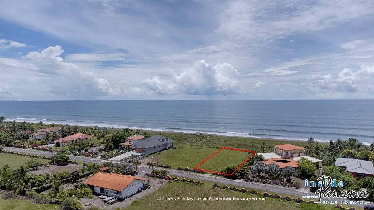 Terreno à Venda em Playa Barqueta