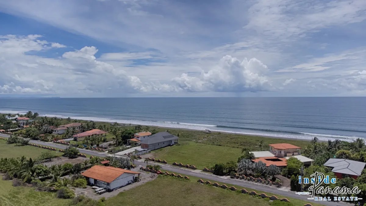 Terreno à Venda em Playa Barqueta