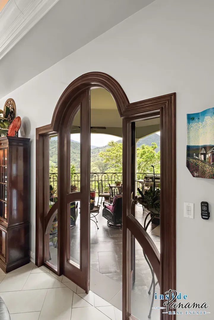 Sophisticated Mountain House in The Springs Palo Alto Boquete
